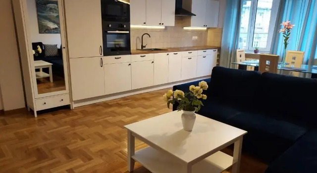 APART- salon z aneksem kuchenym, 2 sypialnie, łazienka, Забронировать Отель Отели Щецина с бассейном, рядом с Кафедральный собор Св. Иакова апостола, Бассейн