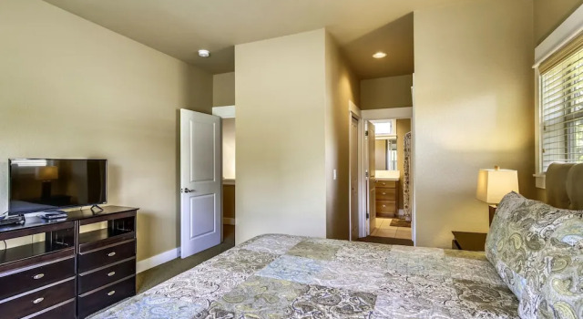 Коттедж Big Canyon Home with Pool, Hot Tub, and Deschutes River Trail Access by RedAwning
