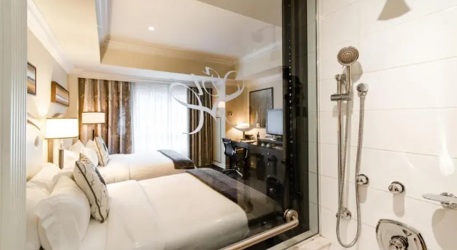 Четырёхместный номер Classic Metcalfe Hotel Montréal by Gray Collection
