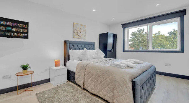 Captivating 1-bed Studio in Feltham, Забронировать Отель Отели Middlesex с парковкой, Парковка