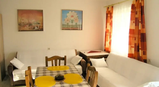 Apartment Krajacic, Забронировать Апартаменты/квартира Отели Крка с парковкой, рядом с Krk Harbour, Парковка