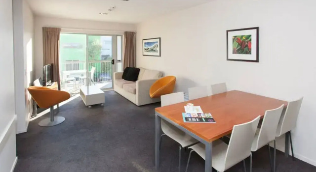 Apartment 25