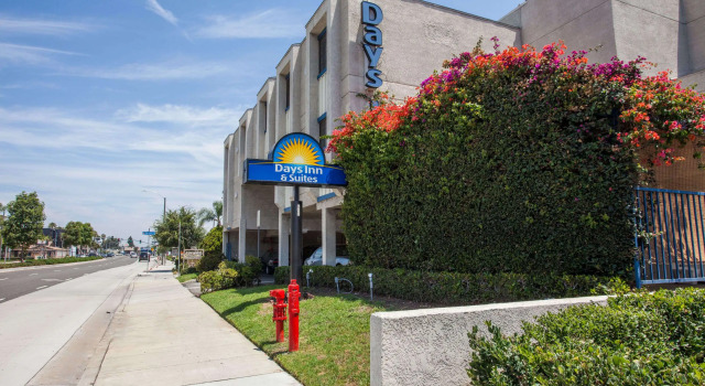 Days Inn by Wyndham Orange Anaheim