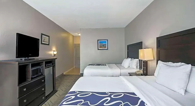Четырёхместный номер Deluxe La Quinta by Wyndham Brookshire West Katy