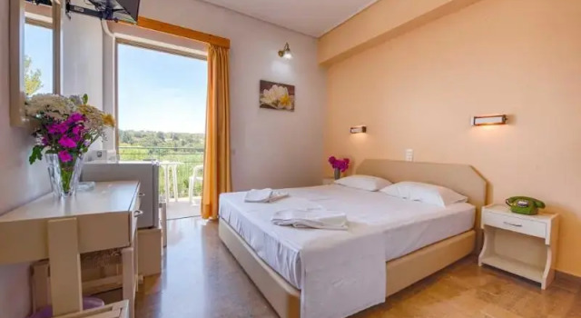Номер Standard с балконом Ionis Hotel