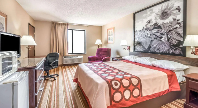 Двухместный номер Standard Super 8 by Wyndham Salina I-70