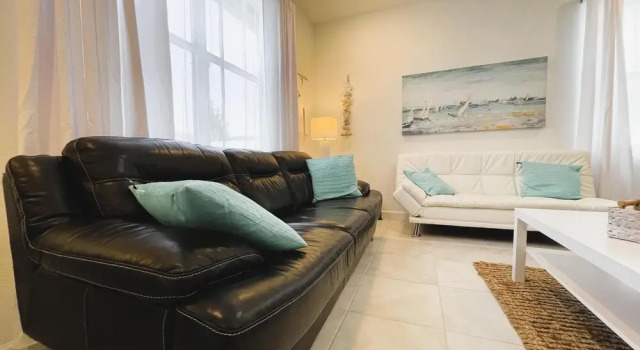 13233 NEW 3BR Beach House Theme Air Base, Réserver Hôtel Naranja Floride