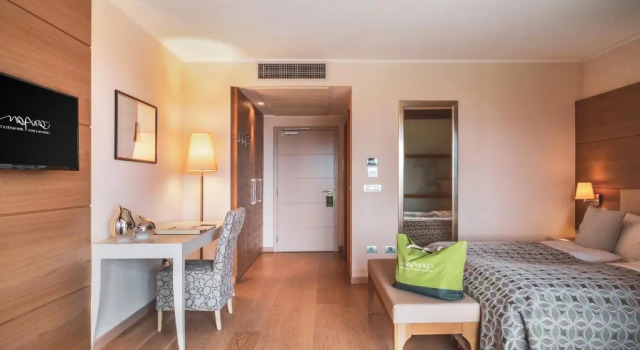 Полулюкс Art & Design Hotel Napura