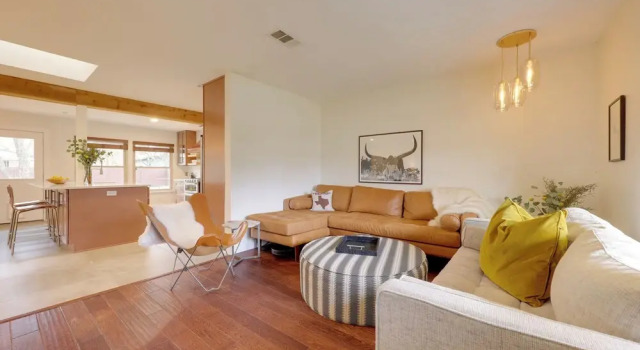 6 Mi to Dtwn Austin: Home w/ Screened Porch & Yard, Buchen Sie Hotel Austin Greater Austin