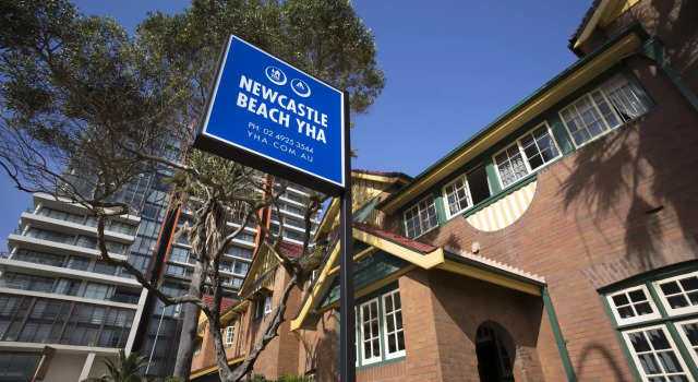 Кровать в общем номере (мужской номер) YHA Newcastle Beach