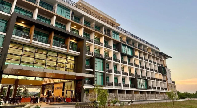 Eastwood Valley Golf & Country Club, Rezerwuj Hotel Miri Sarawak
