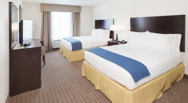 Четырёхместный номер Standard Holiday Inn Express & Suites - Omaha I - 80 by IHG