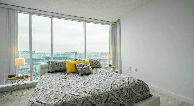 2 Bedroom Fully Furnished APT over Camden Yards 2 Apts by RedAwning, Rezerwuj Apartament Baltimore Maryland