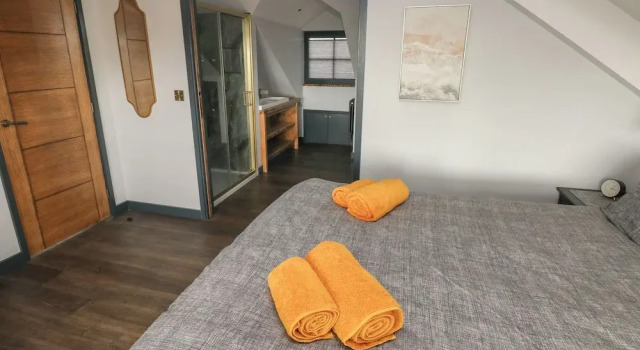 Коттедж 10 Brython Place