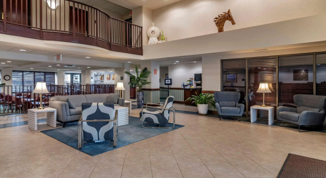 Comfort Inn & Suites Lake George, Забронировать Отель Лейк-Джордж Adirondack Mountains