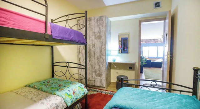 Семейный коттедж с балконом и с видом на море Maritinas Stone House & Apartment On The Beach