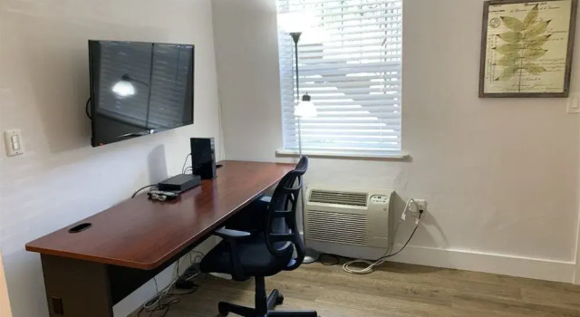 Cozy Coconut Grove Studio, Book Hotel Hoteller i Miami Beach med parkering, Parkering