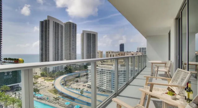Апартаменты Upscale Condo w/ Pool Access in Hyde Beach House!