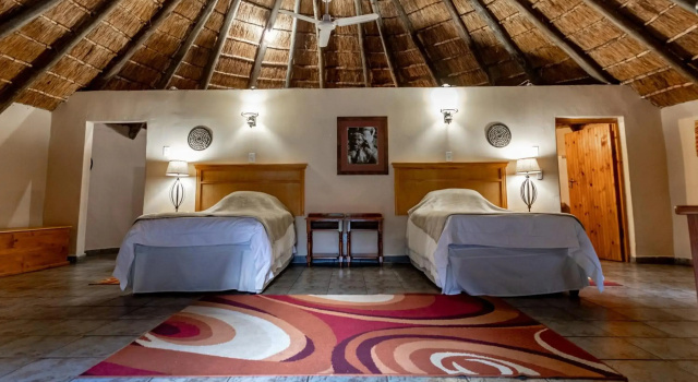 Gooderson Dumazulu Lodge & Traditional Village, Забронировать Отель Отели Hluhluwe Imfolozi Park с завтраком, Завтраки