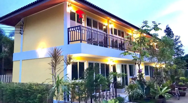 Baan Chang Residence