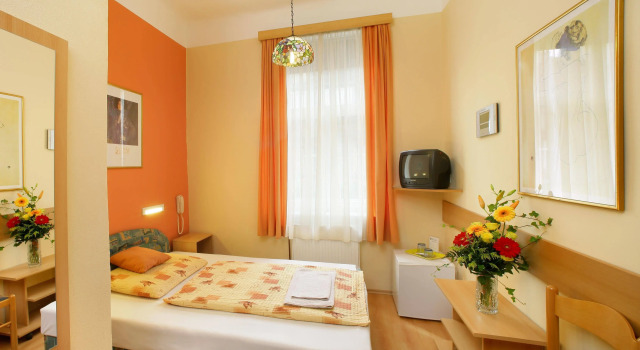 Hotel Golden City Garni