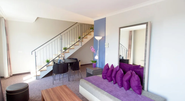Апартаменты Comfort c 1 комнатой с балконом 24hours Apartment Hotel