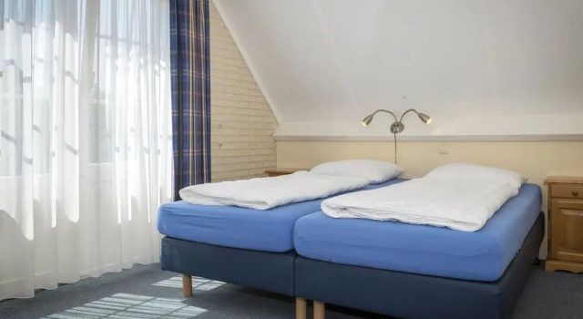 Nice Bungalow With Dishwasher, Near the sea on Texel, Reserva ahora Hotel Hoteles en Islas Frisias con aparcamiento, Aparcamiento