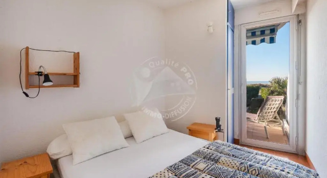 AS8313 - P2 cabine avec parking privé, accès direct à la plage