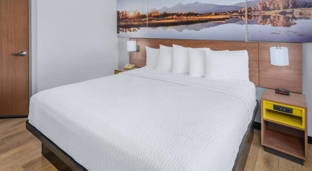 Days Inn & Suites by Wyndham Greeley, 预订 酒店 格里利 科罗拉多州
