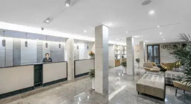 Homeinn Plus Hotel (Huzhou Normal University Yishang Street), Prenota Hotel Huzhou Zhejiang