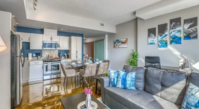 Incredible Views From This Downtown Condo, Rezervați Hotel Calgary Calgary Region, aproape de Reader Rock Garden