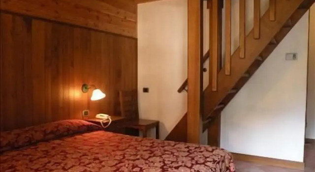 Четырёхместный номер Standard с балконом Hotel Bellevue