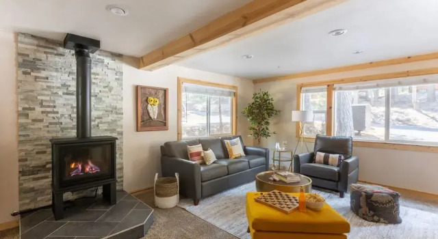 Sweet Pine by Avantstay Cozy Character Cottage in Tahoma