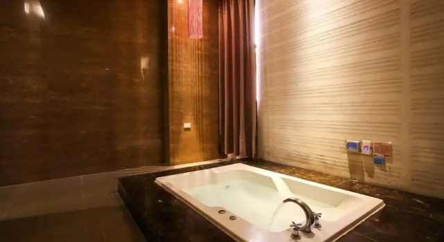 Camera Standard Hip Spa Motel