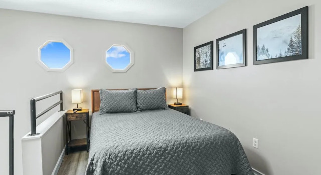 The Loft Picturesque Condo for 6 w/ Epic Views!