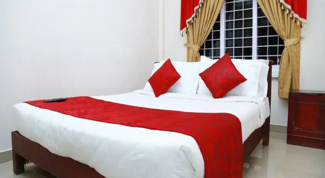 Oyo 15548 Mackal Residency