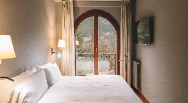 Четырёхместный полулюкс Abba Xalet Suites Hotel
