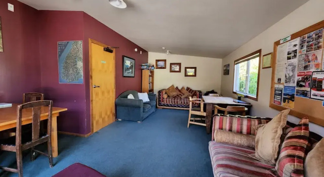 Possum Lodge, Забронировать Отель Отели Манапоури с парковкой, Парковка