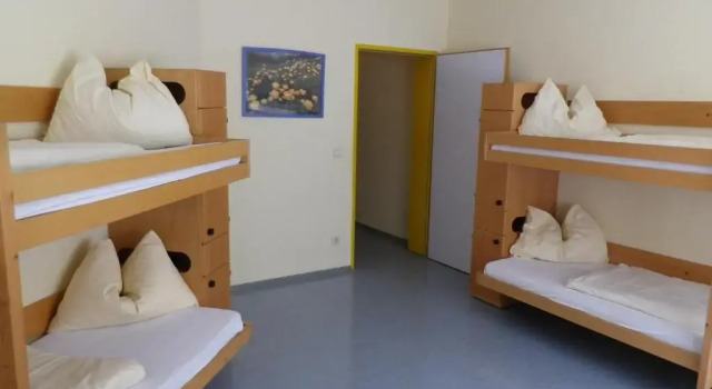 Кровать в общем номере Jugend- und Familiengästehaus Klagenfurt