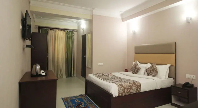 OYO 10003 Hotel The Orange Inn