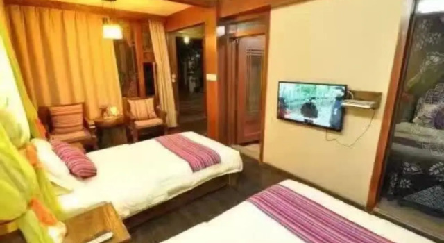 Good Time Inn, Забронировать Отель Отели Лицзян с парковкой, рядом с Улица Сквер-стрит Древнего города Даянь, Парковка