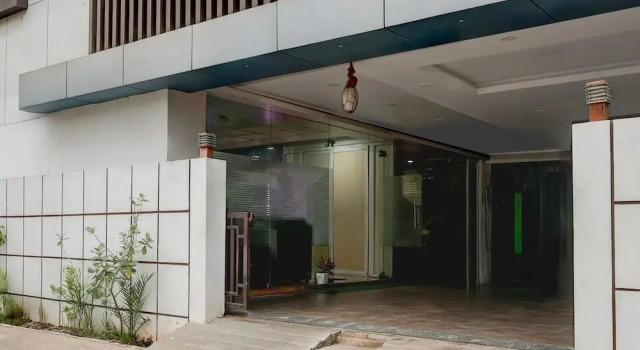 Super Townhouse V Hotel