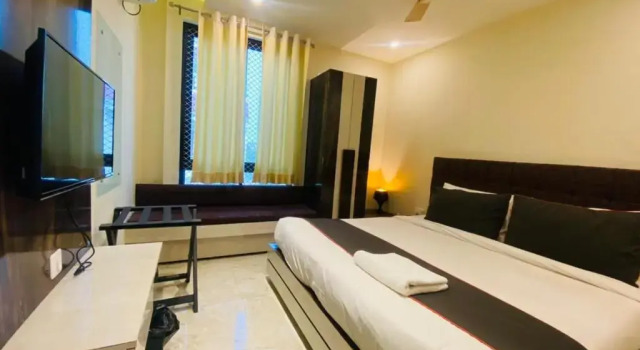 Hotel Vrindavan Palace
