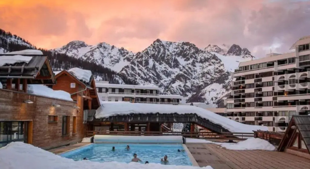 Appartement 4pers Rénové Pied des Pistes - Balcon Vue Montagne, Забронировать Апартаменты/квартира Отели Пюи-Сен-Венсан с парковкой, рядом с TSD6 des Prés, Парковка