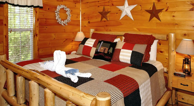 Affordable Cabins In The Smokies, Забронировать Отель Отели Пиджен-Фордж с парковкой, рядом с Pigeon Forge Community Center, Парковка