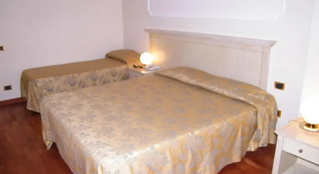 Четырёхместный номер Standard Hotel Villa Medici