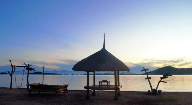 Alden Beach House, Book Hotel Sekotong Lombok