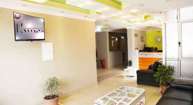 Vamos Guest House, Забронировать Гостевой дом Отели Lideta с парковкой, Парковка