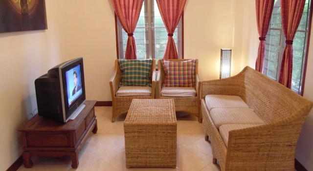 Коттедж с балконом Palm Village