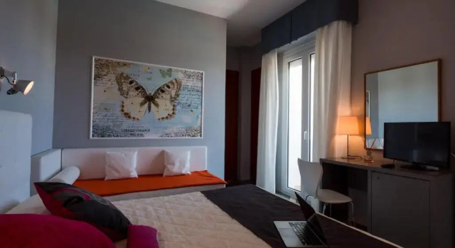 Двухместный номер Standard с балконом и с частичным видом на море Hotel Metropol